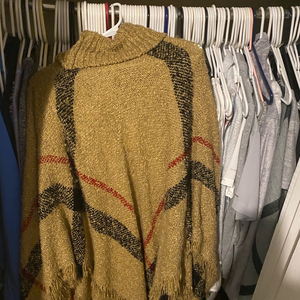Patterned pancho!